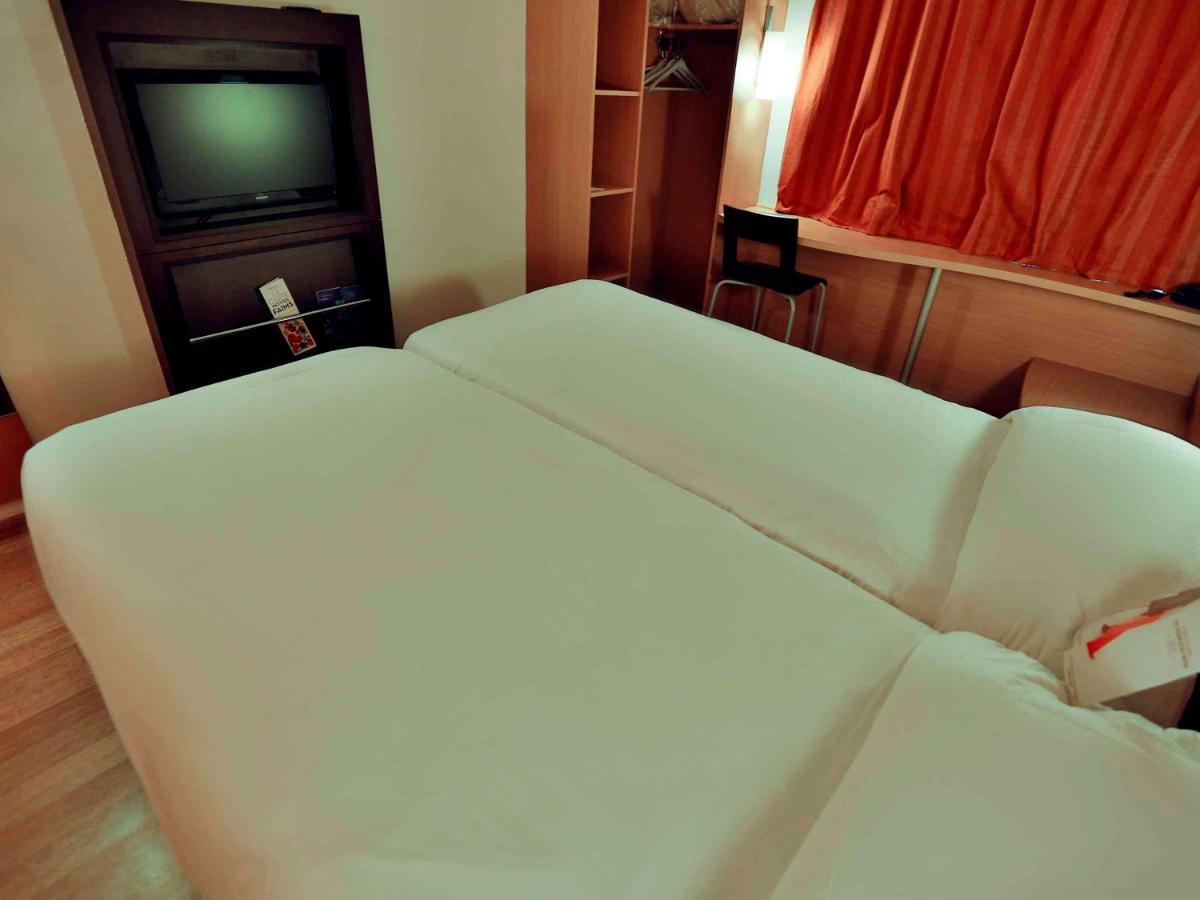 Ibis Fes Hotel Exterior photo
